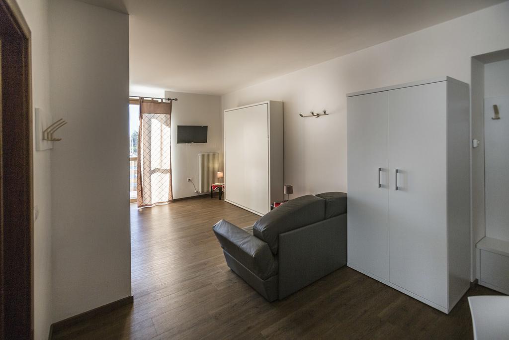 Le Servite Apartments Arco Bilik gambar