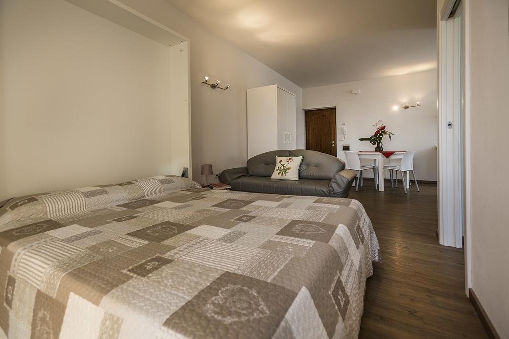 Le Servite Apartments Arco Bilik gambar