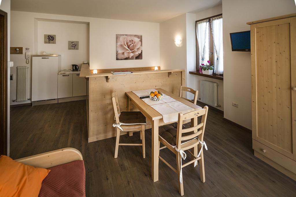 Le Servite Apartments Arco Bilik gambar