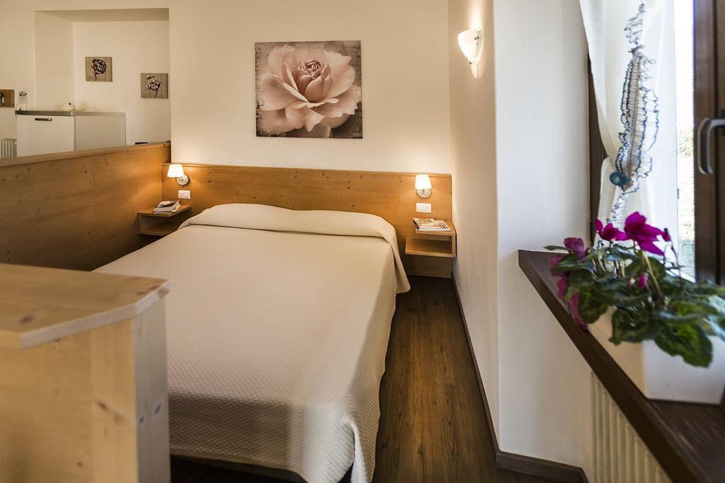 Le Servite Apartments Arco Bilik gambar