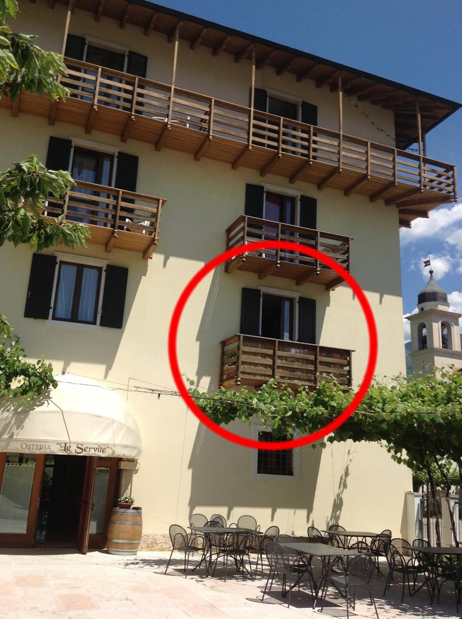 Le Servite Apartments Arco Bilik gambar