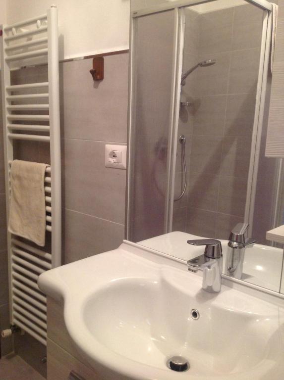 Le Servite Apartments Arco Bilik gambar